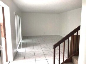 5502 Waterview Cir in Palm Springs, FL - Building Photo - Building Photo