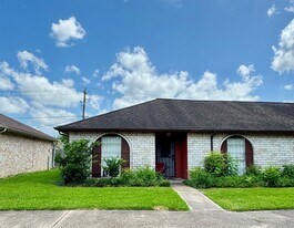 7449 Cook Rd in Houston, TX - Building Photo