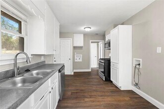 421 W 6th St in Irving, TX - Foto de edificio - Building Photo