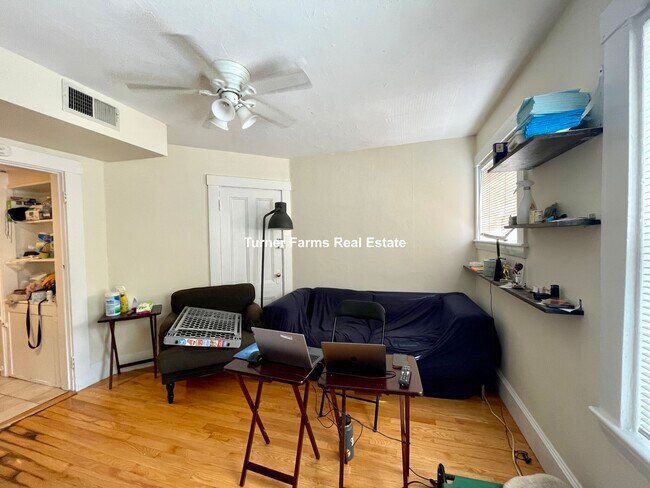 19 Bay St, Unit 2L in Cambridge, MA - Building Photo - Building Photo