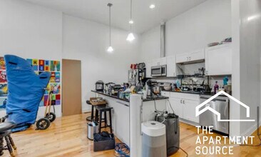 2842 W Augusta Blvd in Chicago, IL - Building Photo - Building Photo
