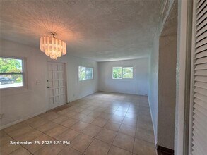 1751 NW 29th Terrace in Fort Lauderdale, FL - Foto de edificio - Building Photo