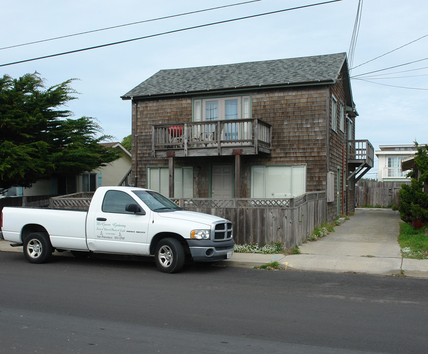 29-31 Carmel Ave in Pacifica, CA - Building Photo