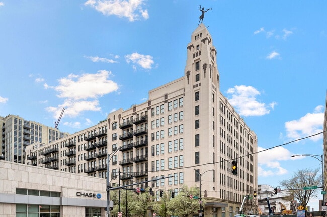 property at 758 N Larrabee St