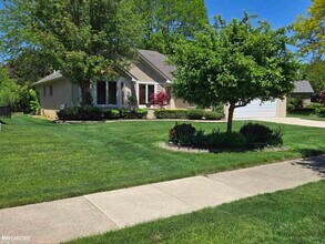 52843 Deerwood Dr in Macomb, MI - Building Photo - Building Photo
