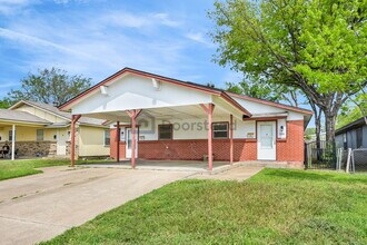 5008 Donnelly Ave in Fort Worth, TX - Building Photo - Building Photo