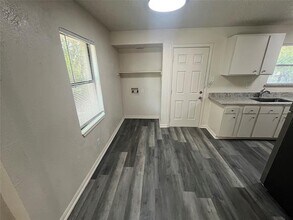 1321 Woodcrest Dr in Mesquite, TX - Building Photo - Building Photo