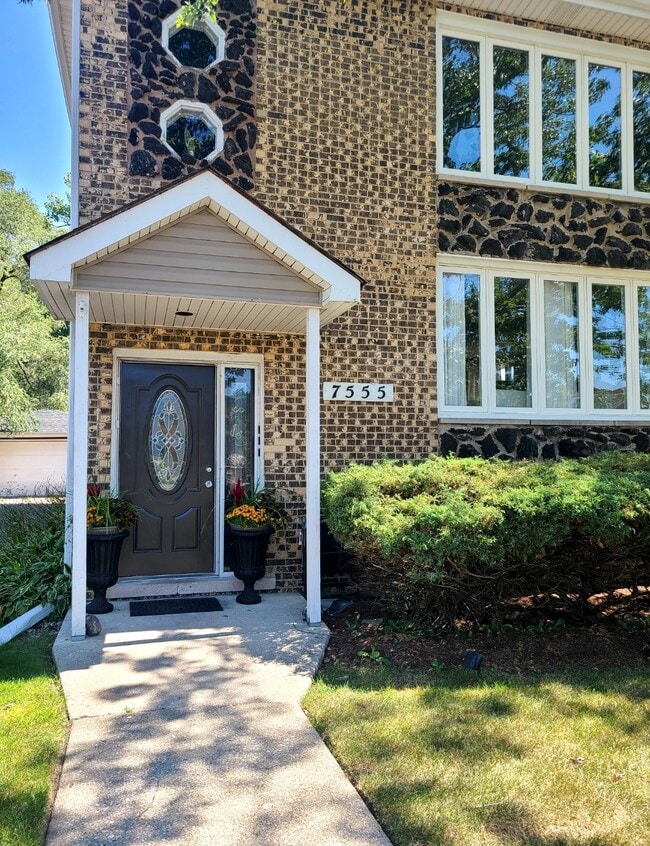 7555 Banks St Rentals in Justice, IL