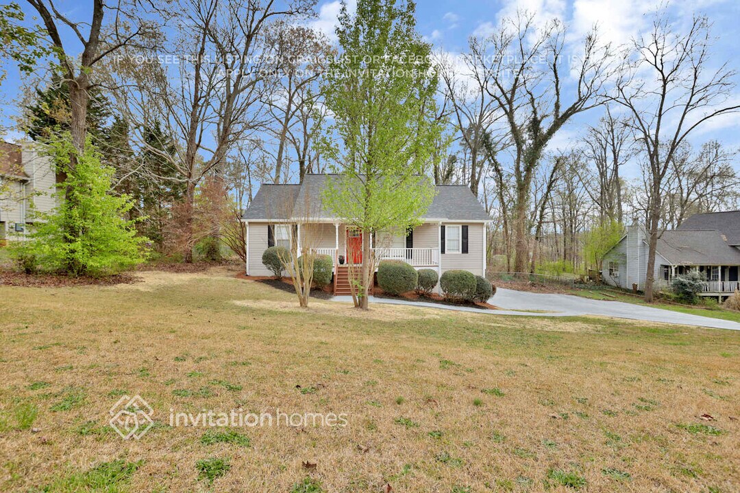 282 Seals Dr in Dallas, GA - Building Photo