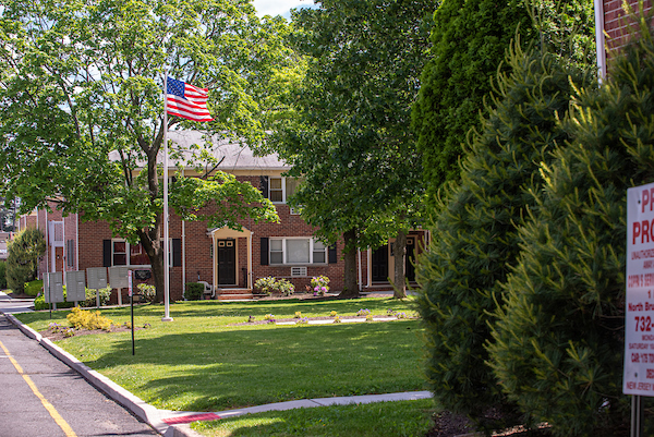 Lincoln Gardens in Edison, NJ - Foto de edificio