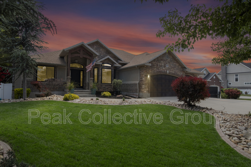 2097 Meridies Dr in South Jordan, UT - Building Photo