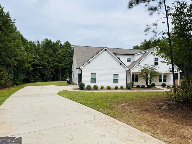 1417 Rock House Rd in Senoia, GA - Building Photo - Building Photo