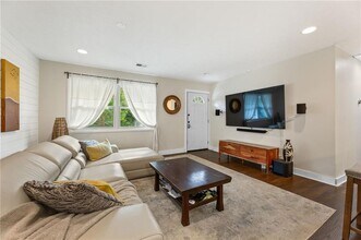 551 Lyle Dr SE in Marietta, GA - Building Photo - Building Photo