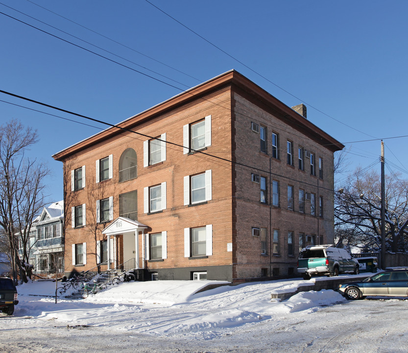 615 5th Ave SE in Minneapolis, MN - Foto de edificio