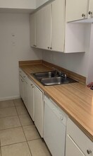 18322 NW 68th Ave in Hialeah, FL - Building Photo - Building Photo