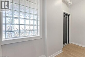 657 Barton St E in Hamilton, ON - Building Photo - Building Photo