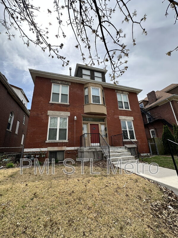 property at 5206 Vernon Ave