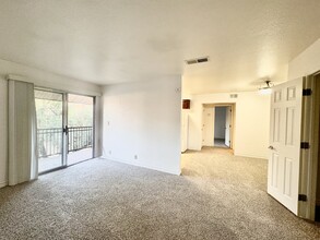 5000 Indian River Dr in Las Vegas, NV - Building Photo - Building Photo