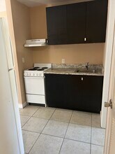 1310 3rd Ave W in Bradenton, FL - Foto de edificio - Building Photo