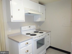 4601 N Park Ave-Unit -206F in Chevy Chase, MD - Building Photo - Building Photo