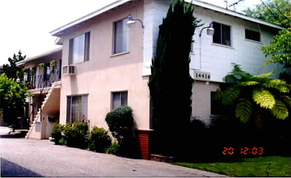 14416 Magnolia Blvd in Van Nuys, CA - Building Photo - Building Photo