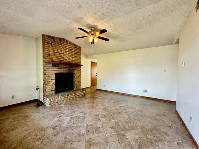 580 Rimrock Rd in Kerrville, TX - Building Photo - Building Photo
