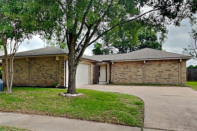 property at 1918 E Navaho Trail