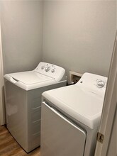 1211 N Sicily Ln in Fayetteville, AR - Foto de edificio - Building Photo