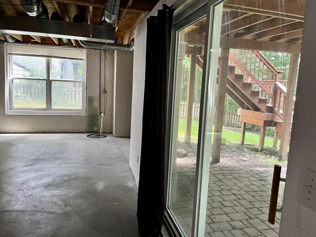 911 Old Hickory Ln in Lake Orion, MI - Building Photo - Building Photo