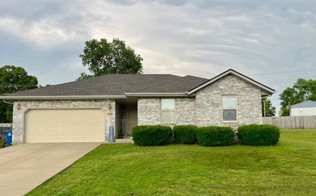 1908 Gregory Ln in Nixa, MO - Building Photo - Building Photo