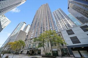 401 E Ontario St, Unit 1304 in Chicago, IL - Building Photo
