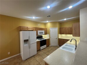 8405 Teton Crest Pl in Las Vegas, NV - Building Photo - Building Photo