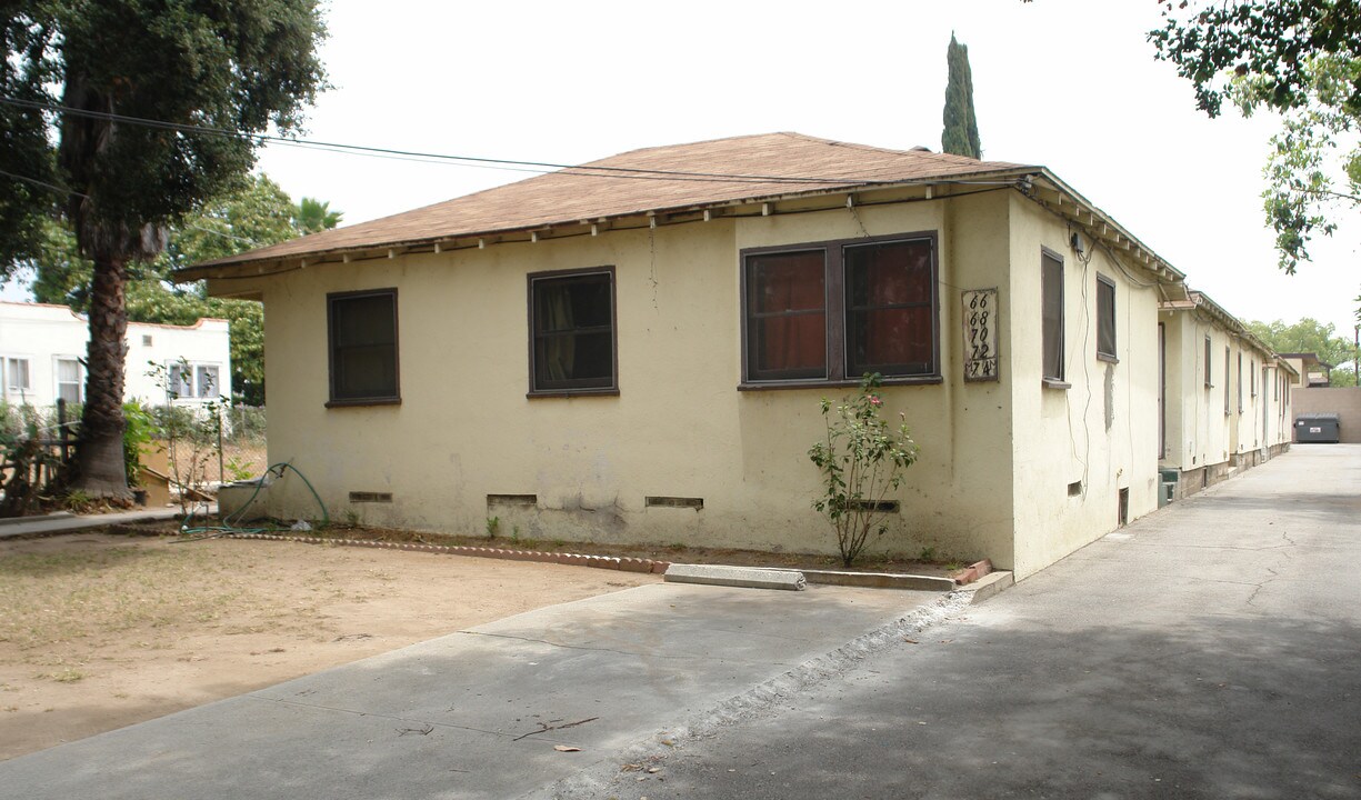 Grand Oaks in Pasadena, CA - Building Photo