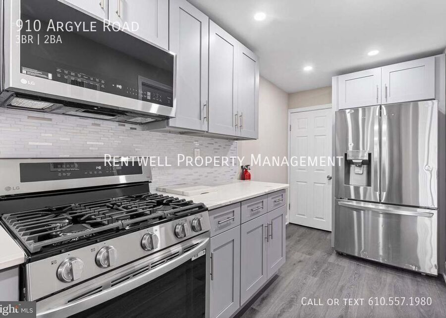 910 Argyle Rd in Drexel Hill, PA - Building Photo