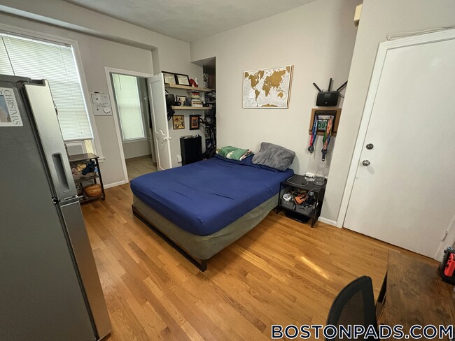 13 Pleasant St in Cambridge, MA - Building Photo - Building Photo