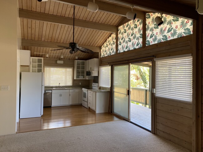 40 Nohokai St, Unit Top Floor