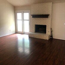 310 N Elkhart Ave in Lubbock, TX - Building Photo - Building Photo