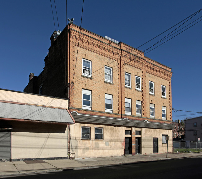 208-210 3rd St in Elizabeth, NJ - Building Photo - Building Photo