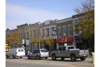 200 N Jackson St in Jefferson, WI - Foto de edificio - Other