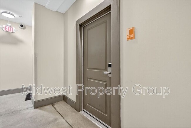 property at 4244 Chouteau Ave