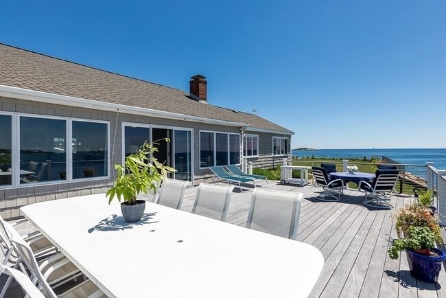 property at 3 Bass Rock Ln