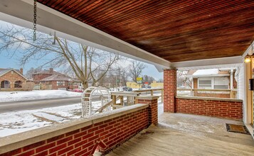 5210 E 10th St in Indianapolis, IN - Building Photo - Building Photo
