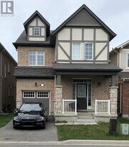 608 Langholm St in Milton, ON - Building Photo