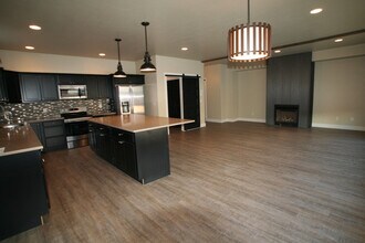 1805 Leeward Ct-Unit -1813 in Bozeman, MT - Building Photo - Building Photo