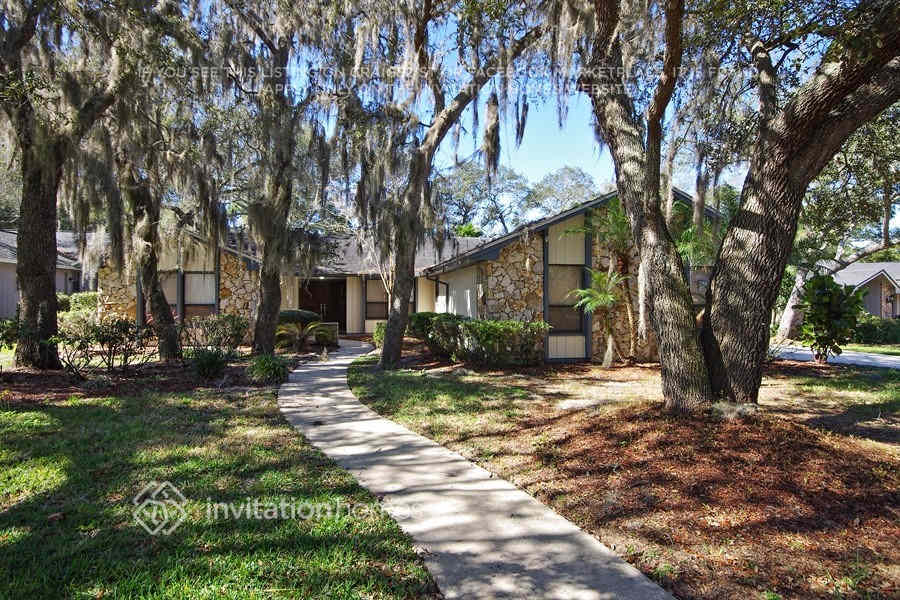 242 Stevenage Dr in Longwood, FL - Building Photo