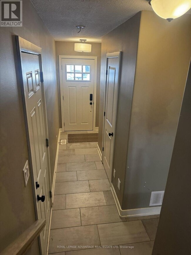 5 Staples Blvd in Smiths Falls, ON - Building Photo - Building Photo