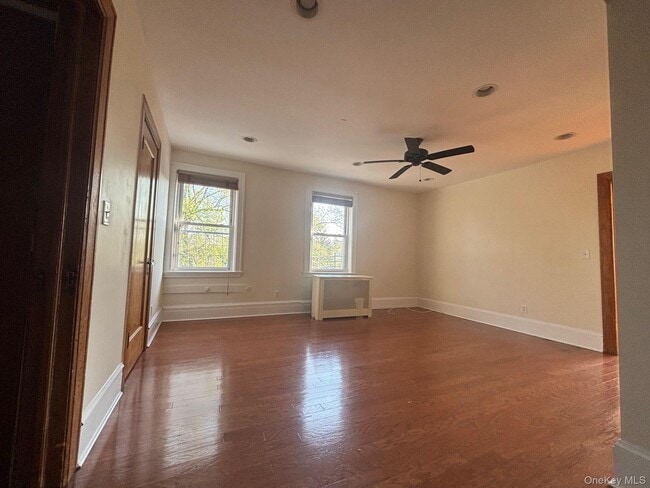 837 White Plains Rd in Scarsdale, NY - Building Photo - Building Photo