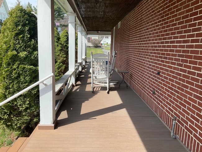 112 W Main St in New Bloomfield, PA - Building Photo - Building Photo