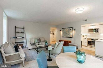 2630 Adams Mill Rd NW, Unit 101 in Washington, DC - Building Photo - Building Photo