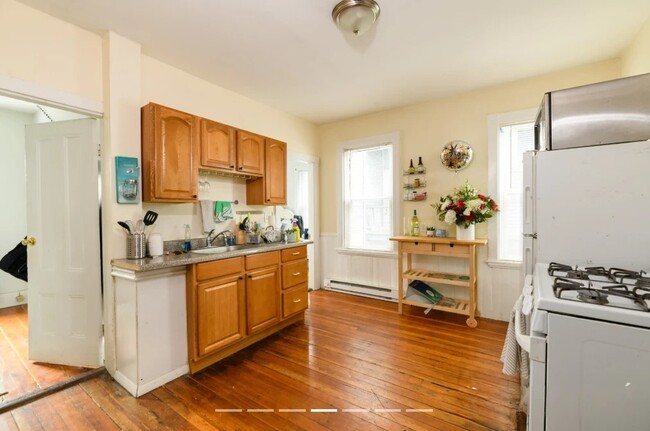 196 Hampshire St, Unit 1 in Cambridge, MA - Building Photo - Building Photo